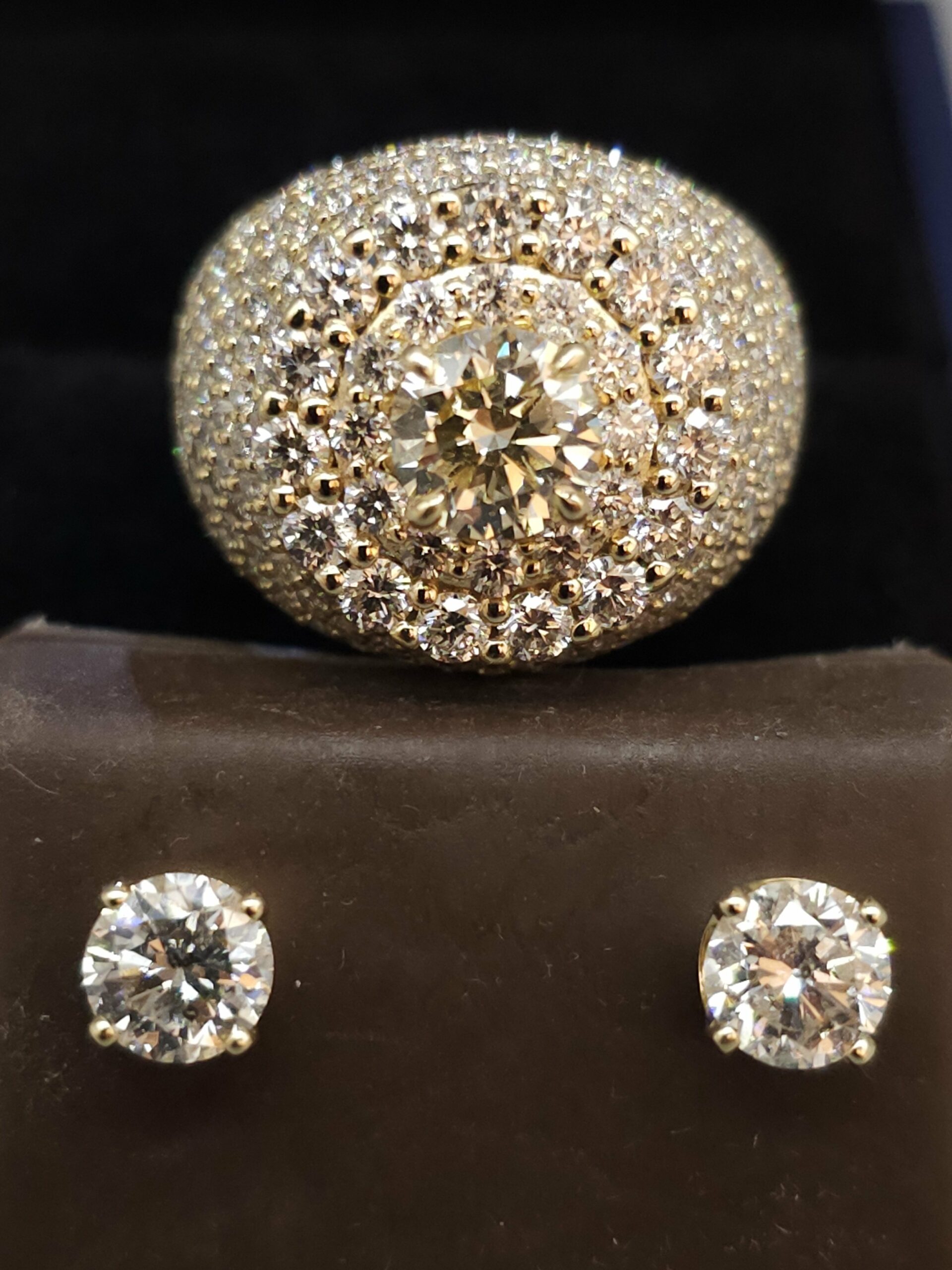 14KT Gold 5.88CTW Dia Mens Ring With Earrings Set