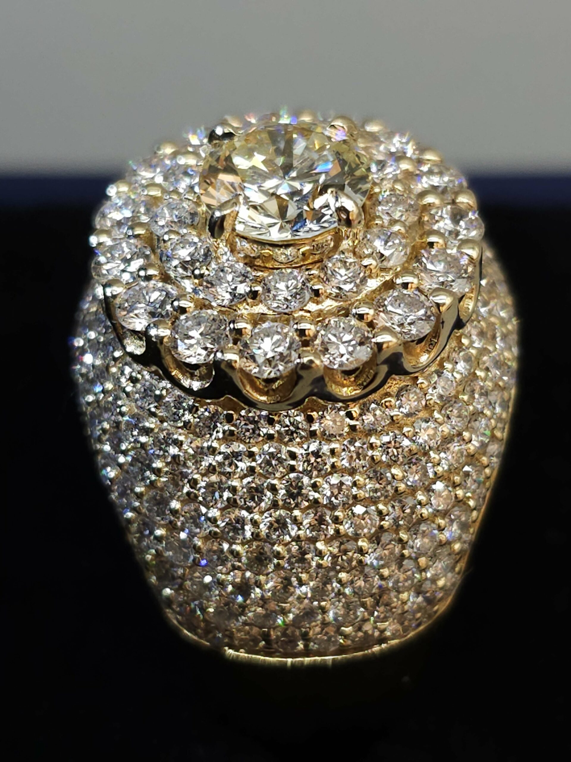 14KT Gold 5.88CTW Dia Mens Ring With Earrings Set - Image 5