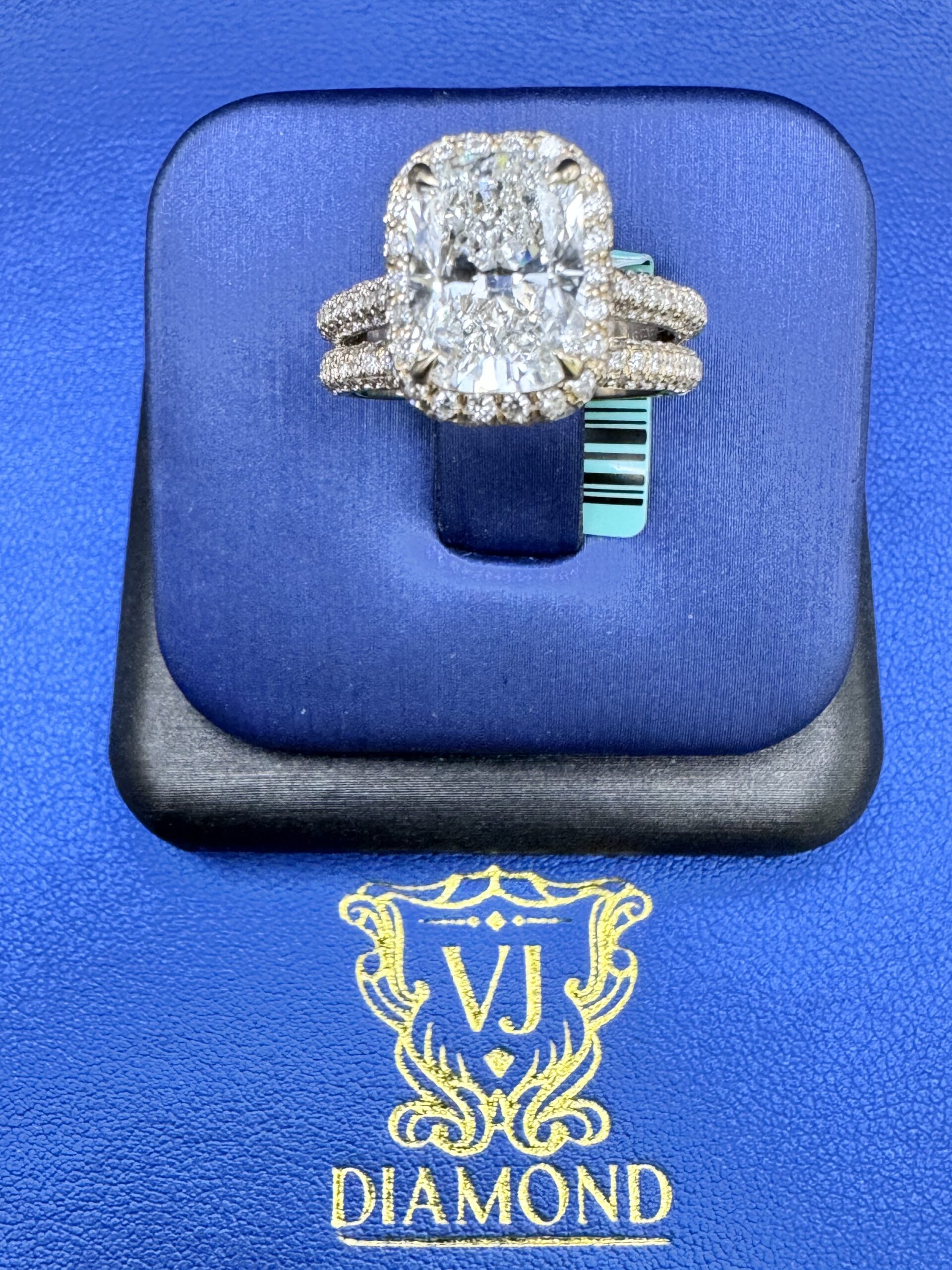 14KT Gold 4.74CT LabGrown Rectangle CushionCut Bridal Ring - Image 2