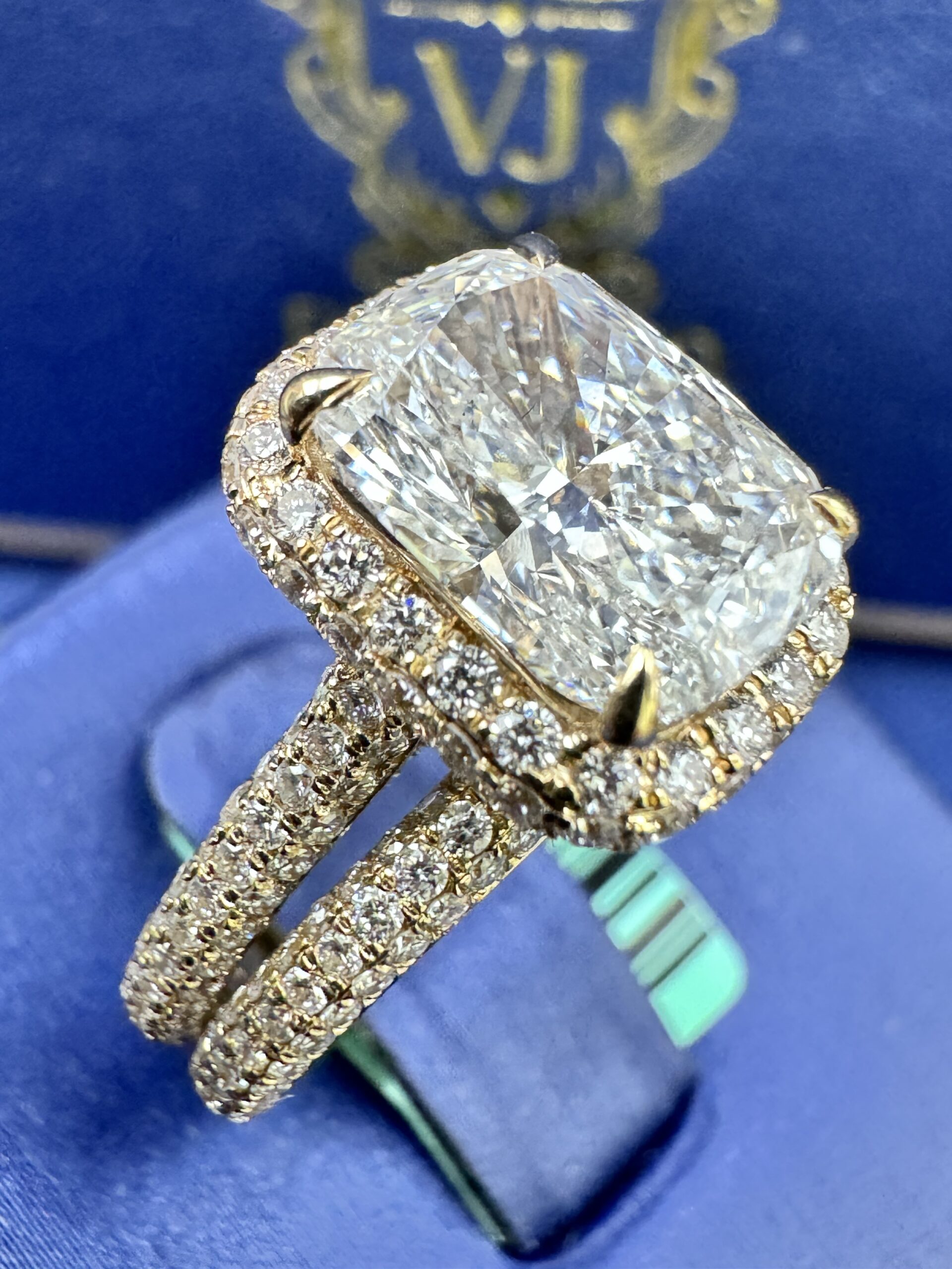 14KT Gold 4.74CT LabGrown Rectangle CushionCut Bridal Ring - Image 3
