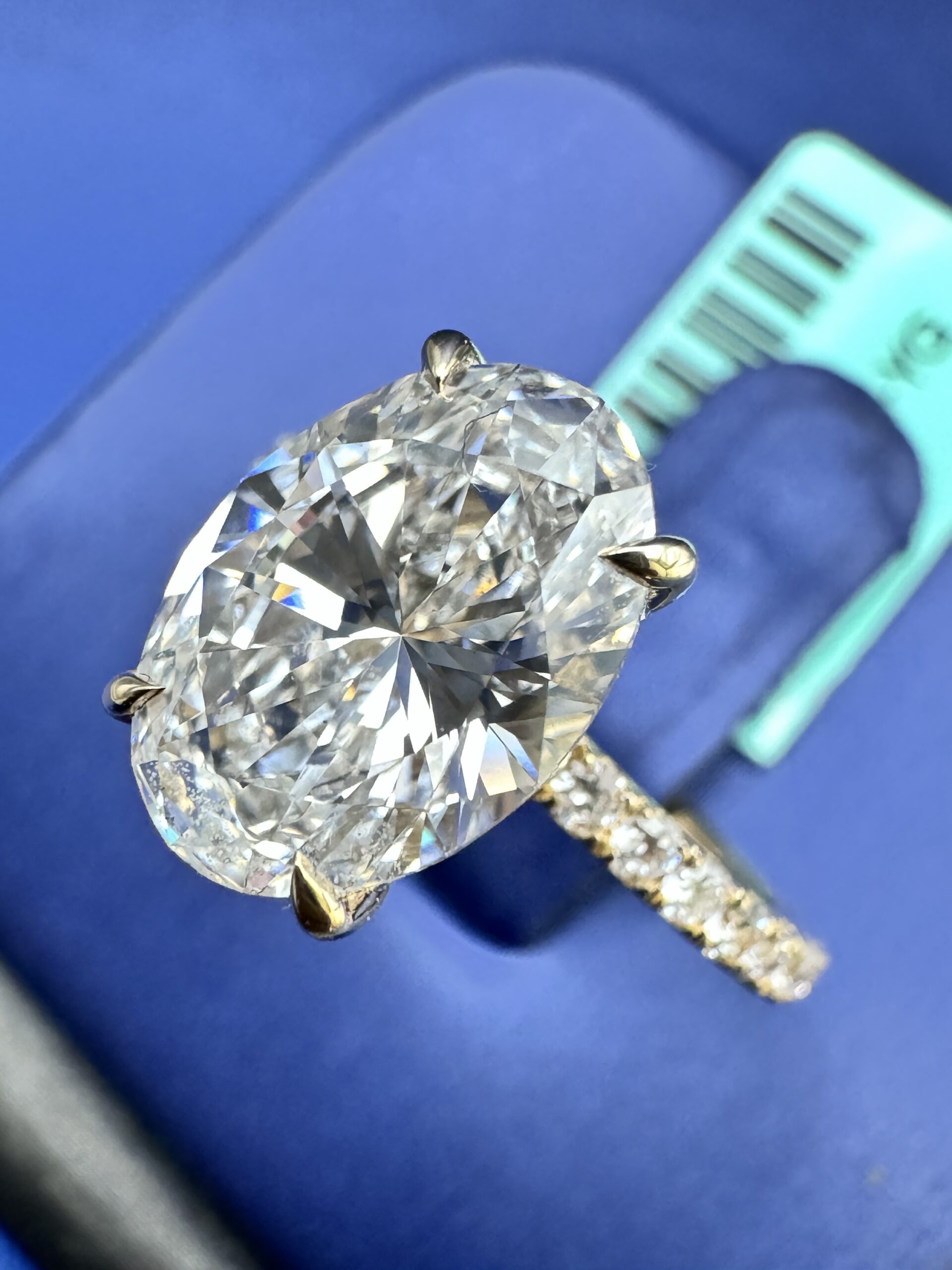 14KT Gold 3.09CT LabGrown Oval Diamond Ring - Image 2