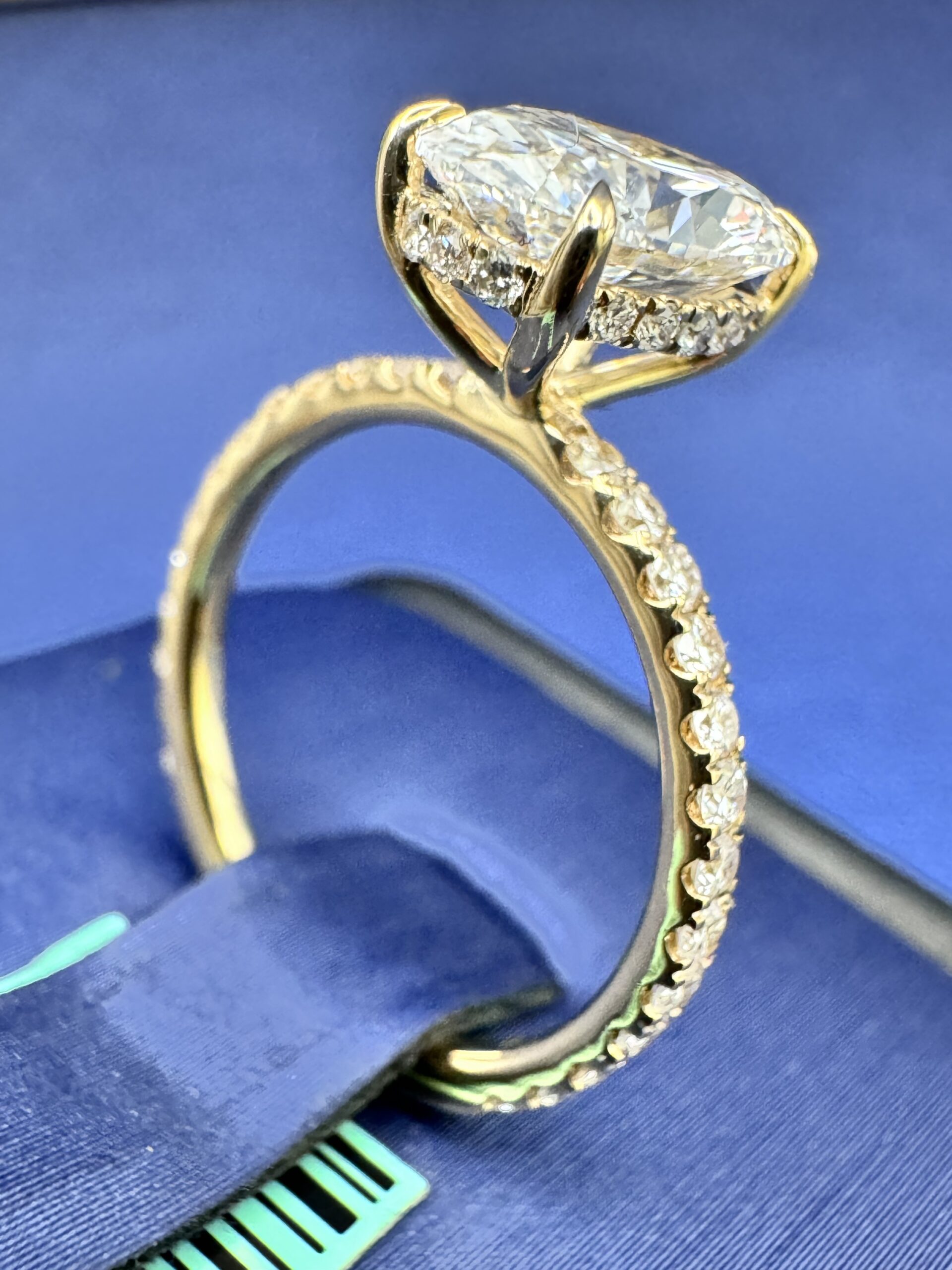 14KT Gold 3.09CT LabGrown Oval Diamond Ring - Image 4