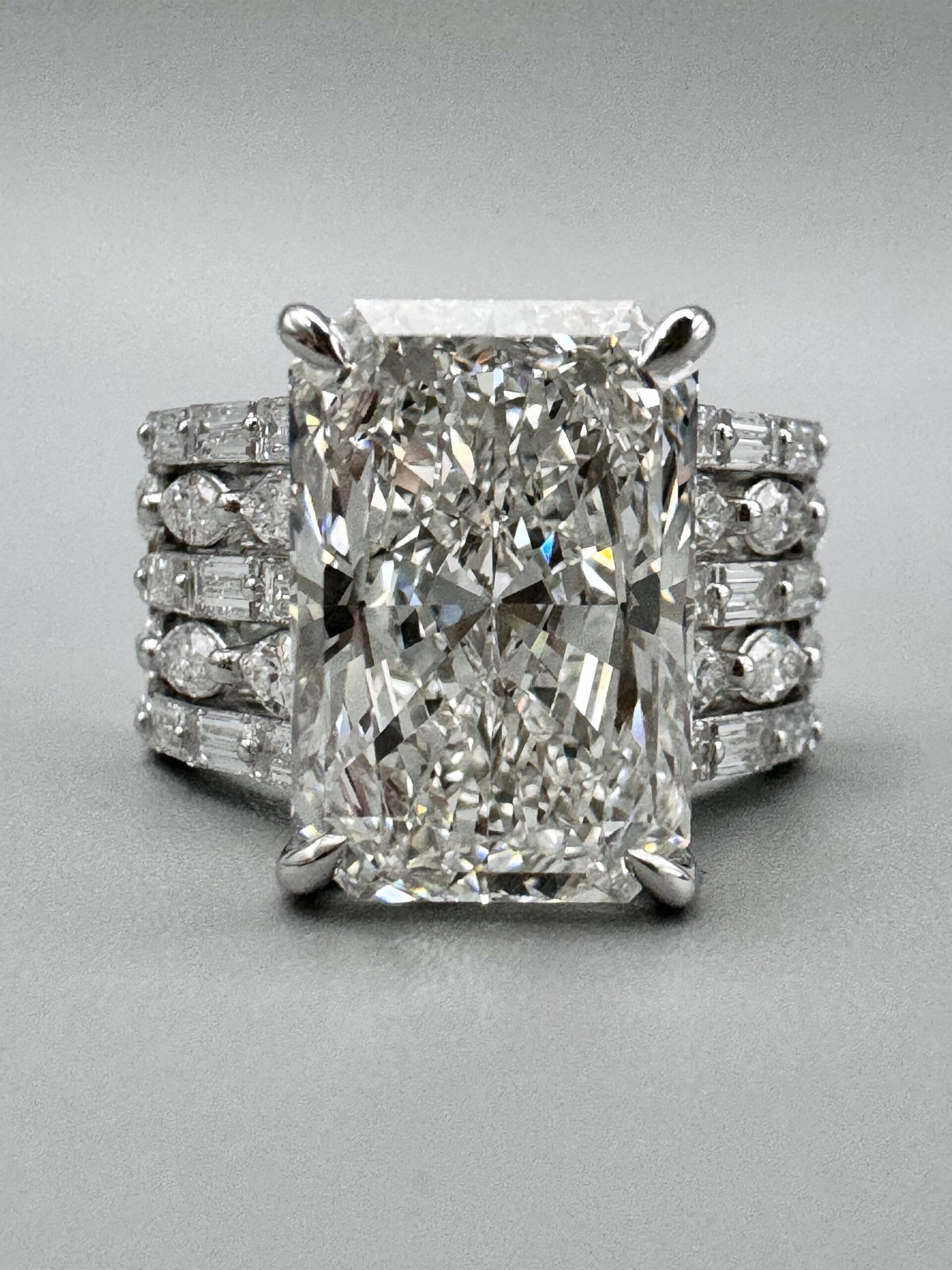 14KT W/Gold 9.00CT RadiantCut LG Diamond Bridal Ring - Image 2