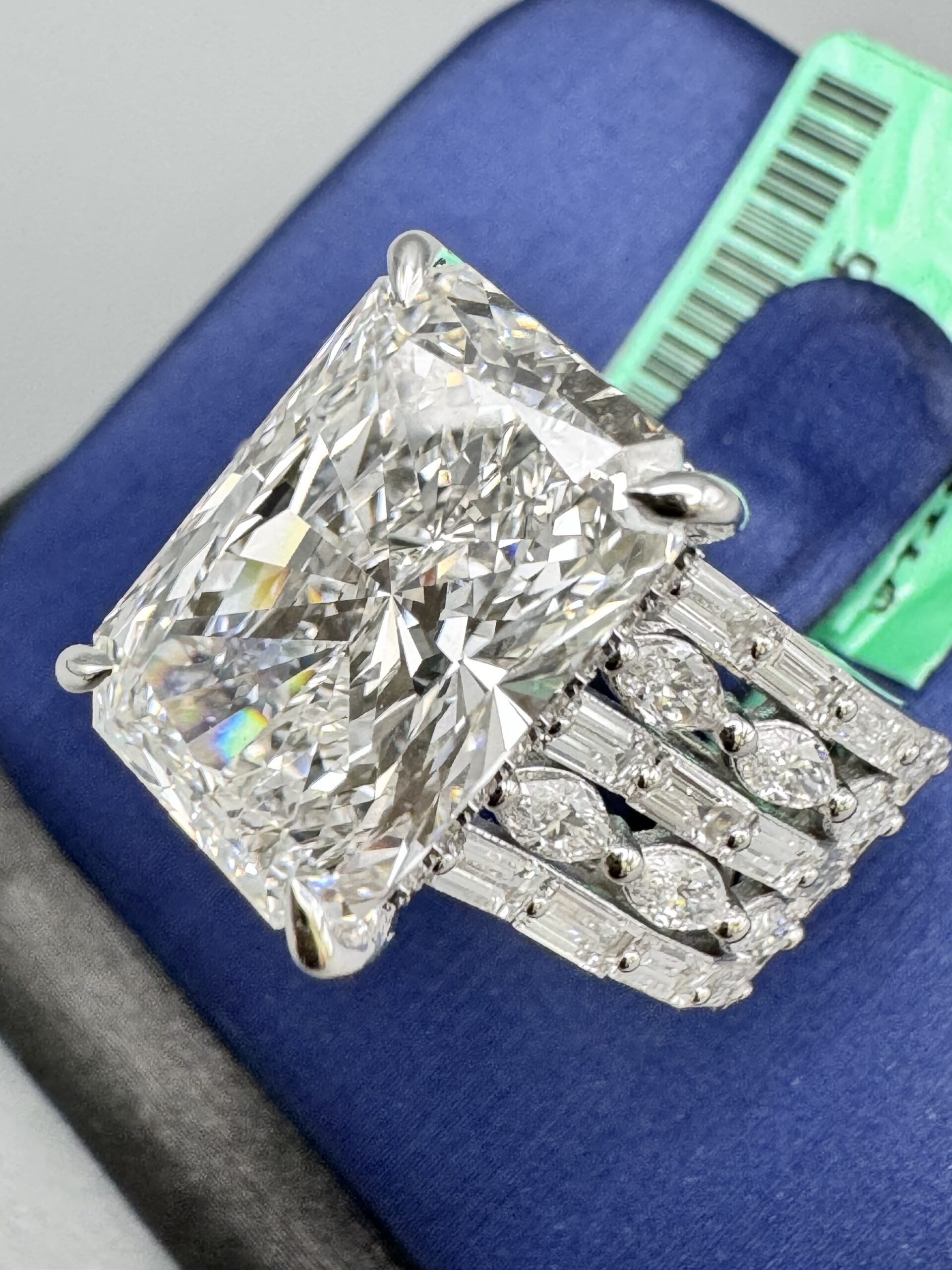 14KT W/Gold 9.00CT RadiantCut LG Diamond Bridal Ring - Image 3